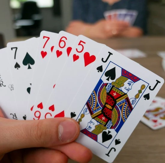 In Round Speelkaarten 2 Decks / Stokken Stok Speel Kaarten Spelkaarten Voor Volwassen En Kinderen Pokerkaarten Kaart Spel / Kaartspel Set Pestkaarten Poker / Blackjack / Pesten Rood / Blauw - Afbeelding 5